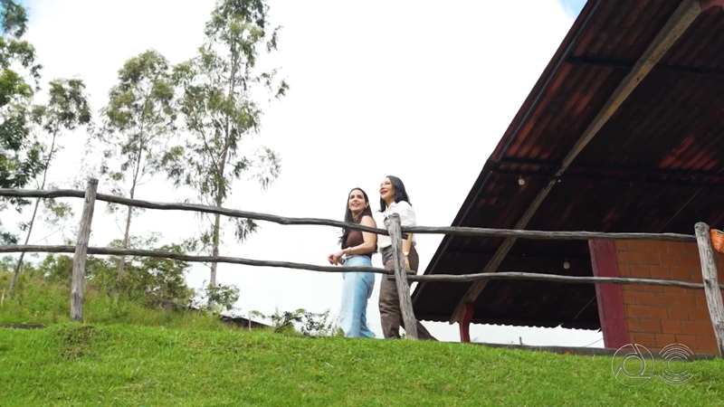 Beatriz Freire (apresentadora) e Maria Júlia (empresária). - Foto: Reprodução/TV Cabo Branco